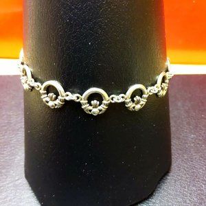 925 Sterling Bracelet Holding Heart